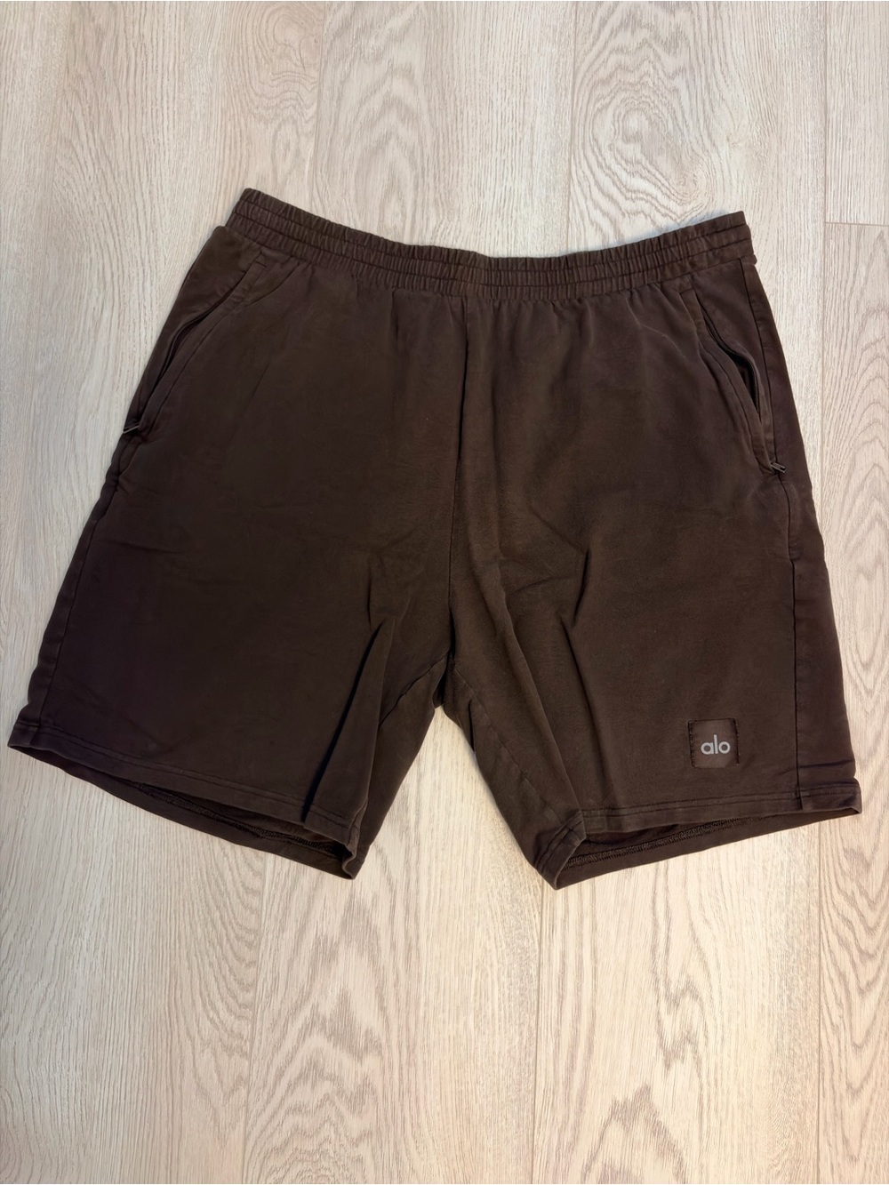 Like new. Alo Men’s Brown Double Take Lounge Shorts. Size: XXL